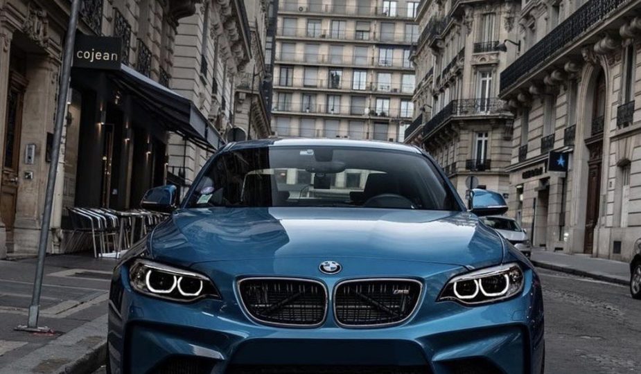 entdecken sie die faszination von bmw – innovation, leistung und eleganz vereint in jedem fahrzeug. erleben sie die zukunft des fahrens mit modernster technologie und unvergleichlichem fahrvergnügen.