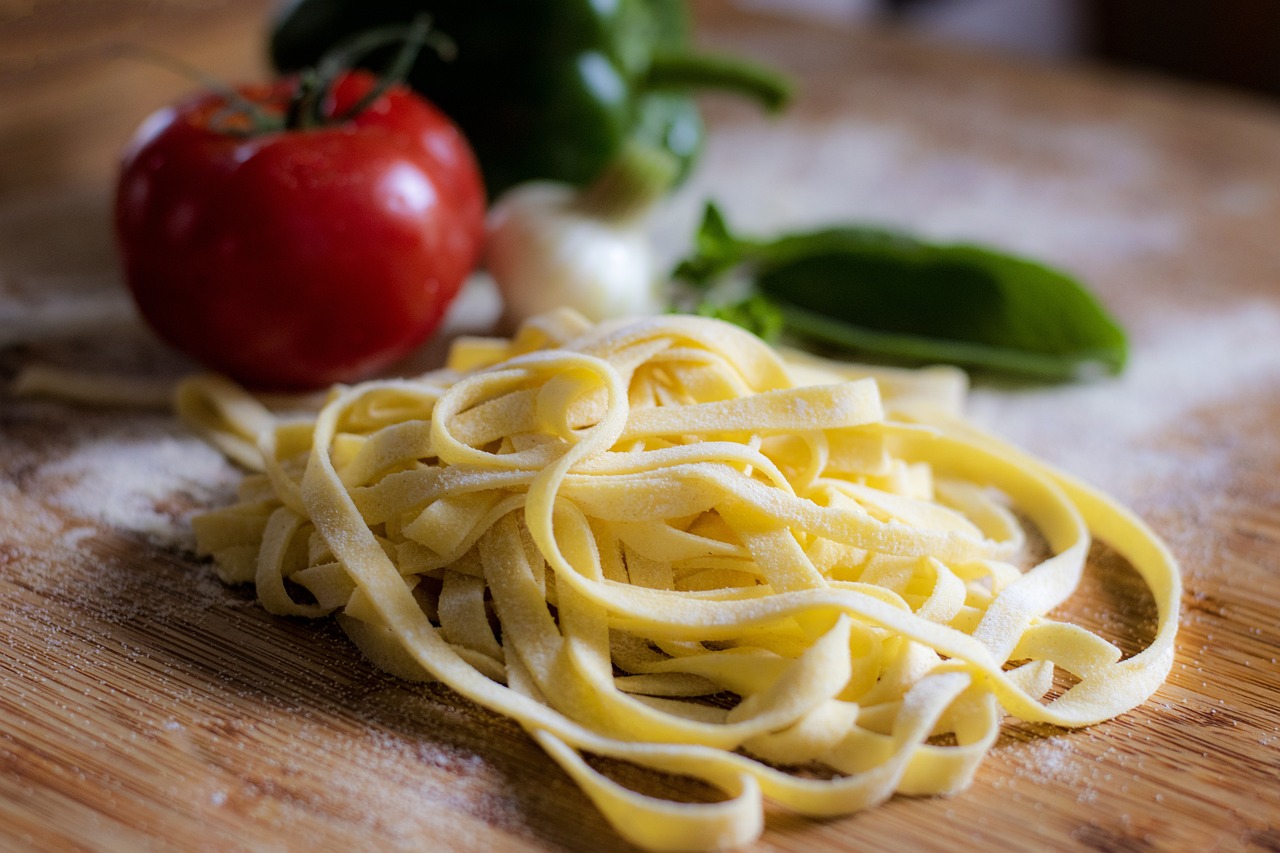 entdecken sie die besten tipps und rezepte für die zubereitung von pasta. erleben sie die kunst der nudelherstellung und bringen sie mit einfachen schritten italienische köstlichkeiten auf ihren tisch.