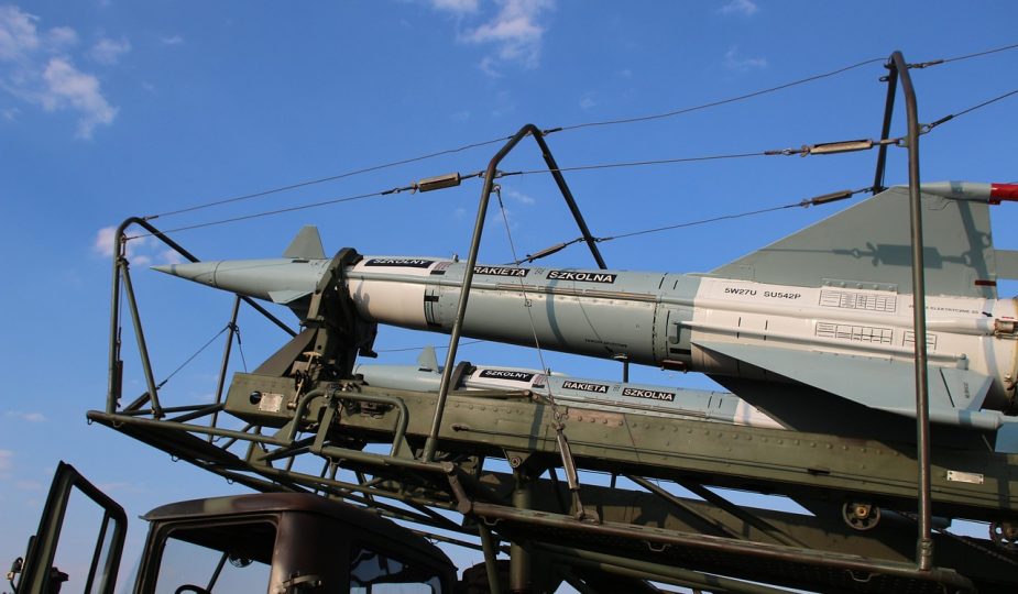 entdecken sie alles über rüstungen, waffen und militärische ausrüstung. erfahren sie mehr über die geschichte, technologien und entwicklungen im bereich der bewaffnung.